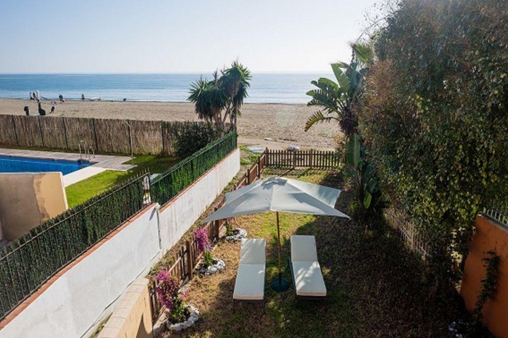 Galindo Beach El Saladillo 埃斯特波纳 外观 照片